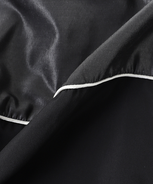 BAYCREW'S DEPO（ベイクルーズデポ）の「DAIRIKU / ダイリク "Tom" Silk-PE Training Jacket（ナイロンジャケット・メンズ・ブラック/ネイビー・MEDIUM/LARGE）」の6枚目の写真