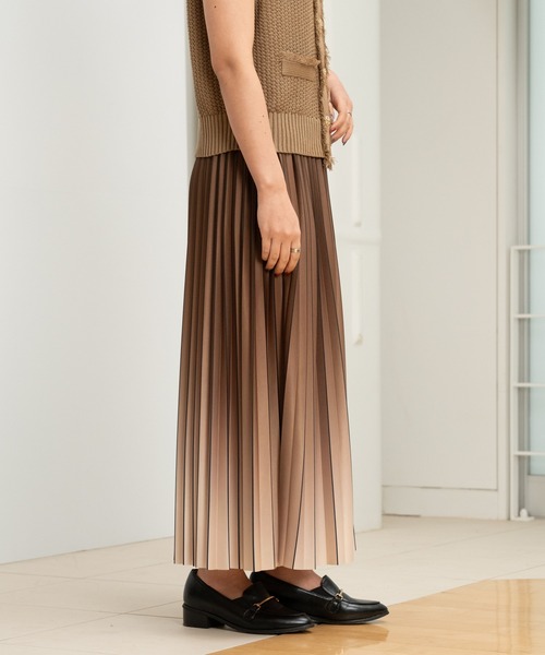 STRAWBERRY-FIELDS（ストロベリーフィールズ）の「ニットプリーツ（スカート・レディース・ベージュ/サックスブルー・2）」の13枚目の写真