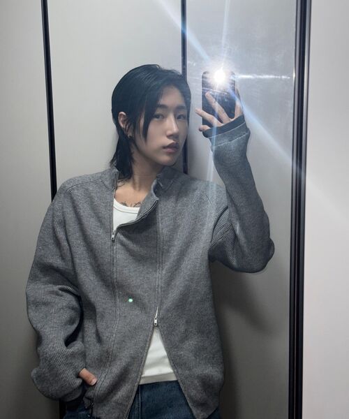 P.IN.O(ピインオ)の「ウールハイネックレイヤードニットジップアップ - グレー(カーディガン/ボレロ・メンズ・その他・LARGE/MEDIUM)」の5枚目の写真