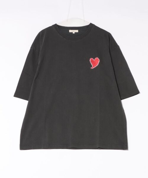 JUGLANS(ユグランス)の「【Revo.】ハートエンブロイ ピグメント加工 SS Tee(Tシャツ/カットソー・メンズ・B/A・M/L)」の1枚目の写真