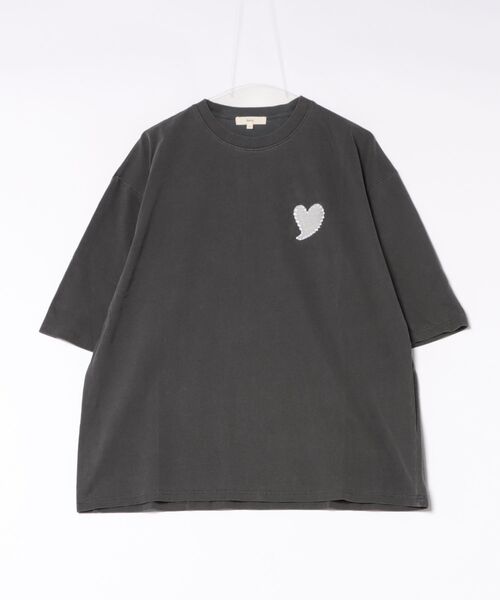 JUGLANS(ユグランス)の「【Revo.】ハートエンブロイ ピグメント加工 SS Tee(Tシャツ/カットソー・メンズ・B/A・M/L)」の2枚目の写真