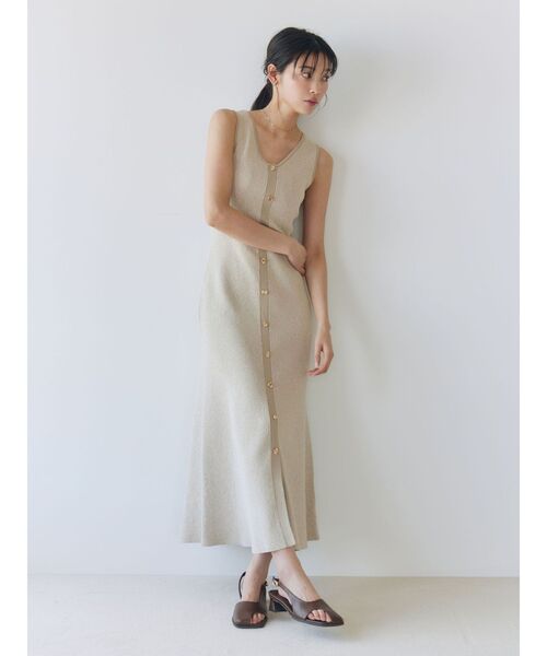 LAGUNAMOON（ラグナムーン）の「フロントボタンランジニットワンピース（ワンピース・レディース・ブラック/ベージュ・SMALL/MEDIUM）」の6枚目の写真