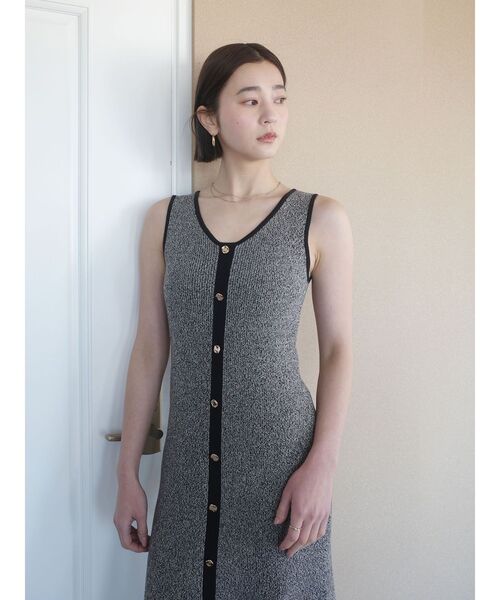 LAGUNAMOON（ラグナムーン）の「フロントボタンランジニットワンピース（ワンピース・レディース・ブラック/ベージュ・SMALL/MEDIUM）」の22枚目の写真