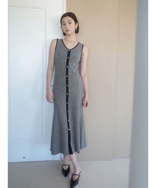 LAGUNAMOON（ラグナムーン）の「フロントボタンランジニットワンピース（ワンピース・レディース・ブラック/ベージュ・SMALL/MEDIUM）」の21枚目の写真