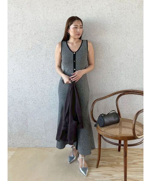 LAGUNAMOON（ラグナムーン）の「フロントボタンランジニットワンピース（ワンピース・レディース・ブラック/ベージュ・SMALL/MEDIUM）」の14枚目の写真