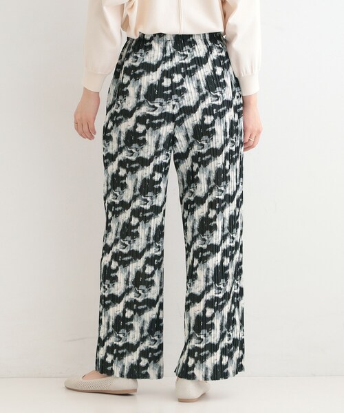 SHOO・LA・RUE（シューラルー）の「【S-LL/柄が選べる】ウエストゴムでらくちん 上品な光沢感　大人プリーツイージーパンツ（その他パンツ・レディース・ブラック系3/アイボリー系6/ブラック/ネイビー系5・02/03/04/01）」の10枚目の写真