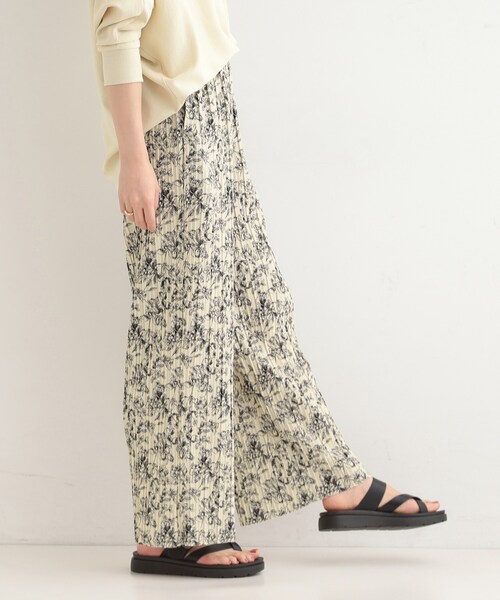 SHOO・LA・RUE（シューラルー）の「【S-LL/柄が選べる】ウエストゴムでらくちん 上品な光沢感　大人プリーツイージーパンツ（その他パンツ・レディース・ブラック系3/アイボリー系6/ブラック/ネイビー系5・02/03/04/01）」の18枚目の写真