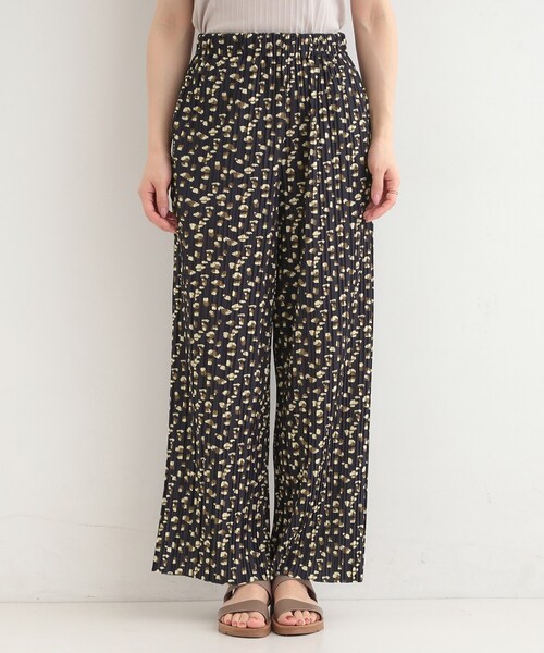 SHOO・LA・RUE（シューラルー）の「【S-LL/柄が選べる】ウエストゴムでらくちん 上品な光沢感　大人プリーツイージーパンツ（その他パンツ・レディース・ブラック系3/アイボリー系6/ブラック/ネイビー系5・02/03/04/01）」の21枚目の写真