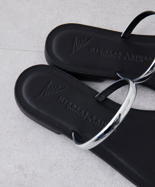 NICOLAS LAINAS(ニコラスライナス)の「<WEB限定サイズ有>【NICOLAS LAINAS】別注トングフラットサンダル(サンダル・レディース・ブラック/ブラウン・37/38/39/36)」の11枚目の写真