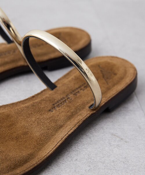 NICOLAS LAINAS(ニコラスライナス)の「<WEB限定サイズ有>【NICOLAS LAINAS】別注トングフラットサンダル(サンダル・レディース・ブラック/ブラウン・37/38/39/36)」の14枚目の写真