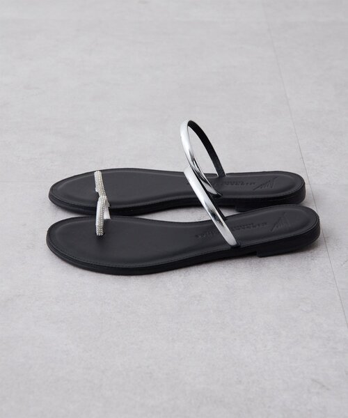 NICOLAS LAINAS(ニコラスライナス)の「<WEB限定サイズ有>【NICOLAS LAINAS】別注トングフラットサンダル(サンダル・レディース・ブラック/ブラウン・37/38/39/36)」の5枚目の写真