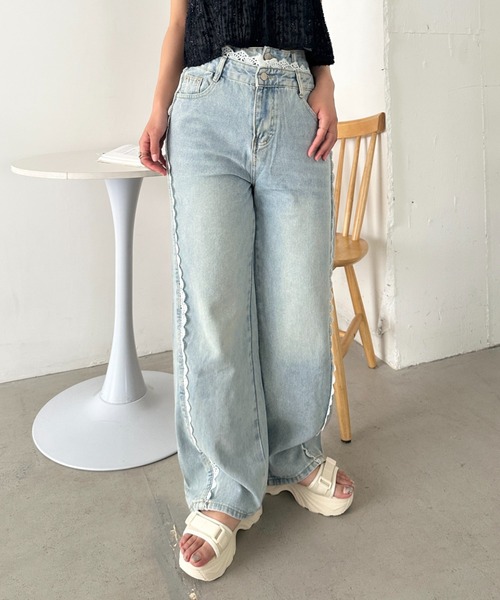 CLEA(クレア)の「レイヤード風レースデニムパンツ(デニムパンツ・レディース・ライトブルー・M/S)」の2枚目の写真