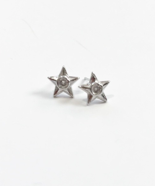 yu-ka(ユーカ)の「YU-KA:スターミニピアス Star Mini Earrings(ピアス(両耳用)・レディース・シルバー・FREE)」の2枚目の写真
