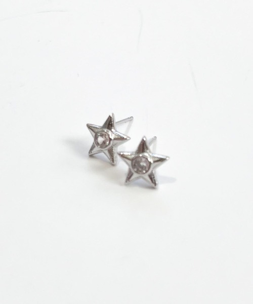 yu-ka(ユーカ)の「YU-KA:スターミニピアス Star Mini Earrings(ピアス(両耳用)・レディース・シルバー・FREE)」の4枚目の写真