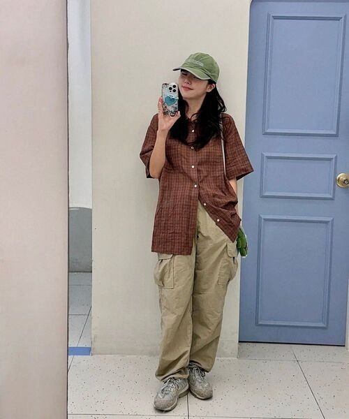 Vini(ヴィニ)の「ビンテージチェック フロントポケットハーフシャツ(Tシャツ/カットソー・メンズ・ブラック/ネイビー/ブラウン・MEDIUM/LARGE)」の21枚目の写真
