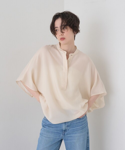 Rouge vif(ルージュヴィフ)の「【セットアップ対応】キュプラフィブリルドレープスキッパーブラウス(シャツ/ブラウス・レディース・グレー/グレイッシュベージュ/アイボリー・フリー)」の4枚目の写真