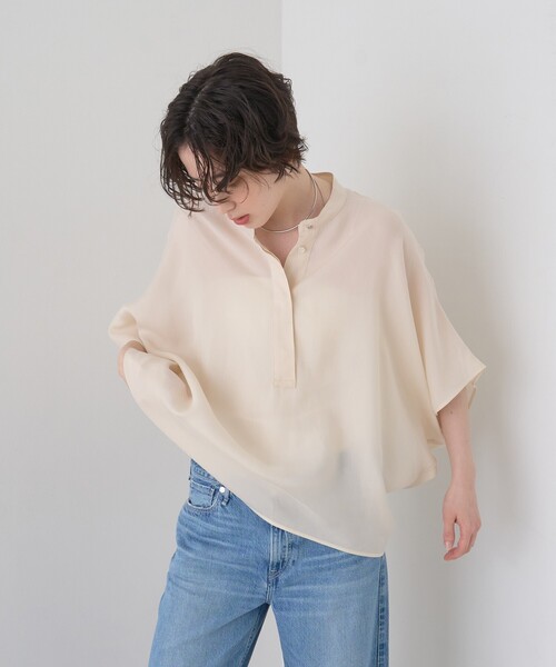 Rouge vif(ルージュヴィフ)の「【セットアップ対応】キュプラフィブリルドレープスキッパーブラウス(シャツ/ブラウス・レディース・グレー/グレイッシュベージュ/アイボリー・フリー)」の5枚目の写真