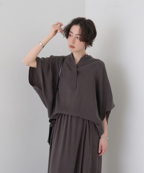 Rouge vif(ルージュヴィフ)の「【セットアップ対応】キュプラフィブリルドレープスキッパーブラウス(シャツ/ブラウス・レディース・グレー/グレイッシュベージュ/アイボリー・フリー)」の14枚目の写真