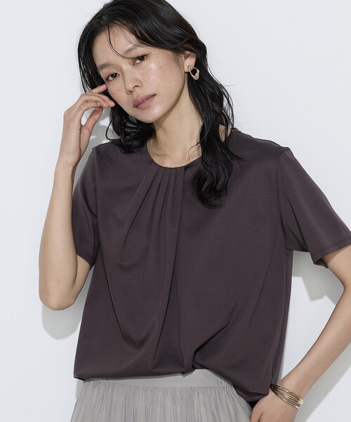 K.T KIYOKO TAKASE(キヨコタカセ)の「コットン強撚ポンチ ドレープタックシャツ(Tシャツ/カットソー・レディース・サックスブルー/ホワイト/ブラウン・9号)」の1枚目の写真