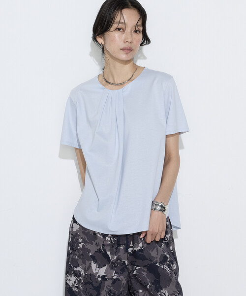 K.T KIYOKO TAKASE(キヨコタカセ)の「コットン強撚ポンチ ドレープタックシャツ(Tシャツ/カットソー・レディース・サックスブルー/ホワイト/ブラウン・9号)」の3枚目の写真