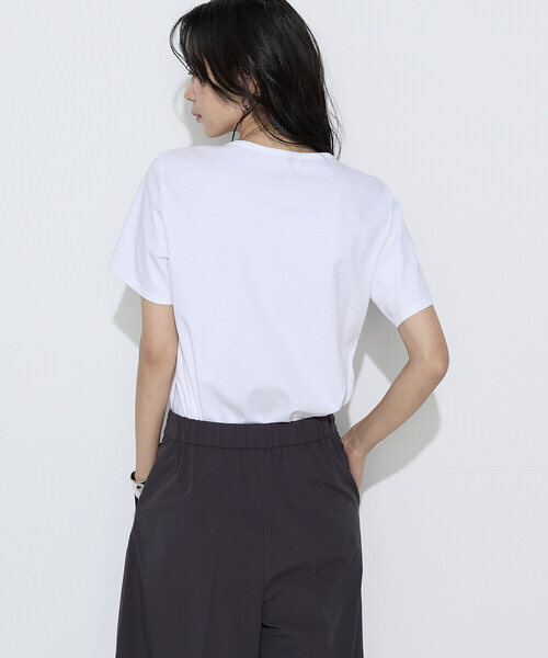 K.T KIYOKO TAKASE(キヨコタカセ)の「コットン強撚ポンチ ドレープタックシャツ(Tシャツ/カットソー・レディース・サックスブルー/ホワイト/ブラウン・9号)」の6枚目の写真