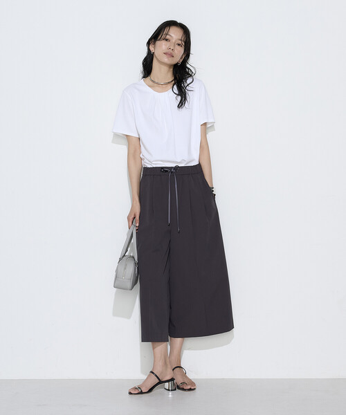 K.T KIYOKO TAKASE(キヨコタカセ)の「コットン強撚ポンチ ドレープタックシャツ(Tシャツ/カットソー・レディース・サックスブルー/ホワイト/ブラウン・9号)」の9枚目の写真