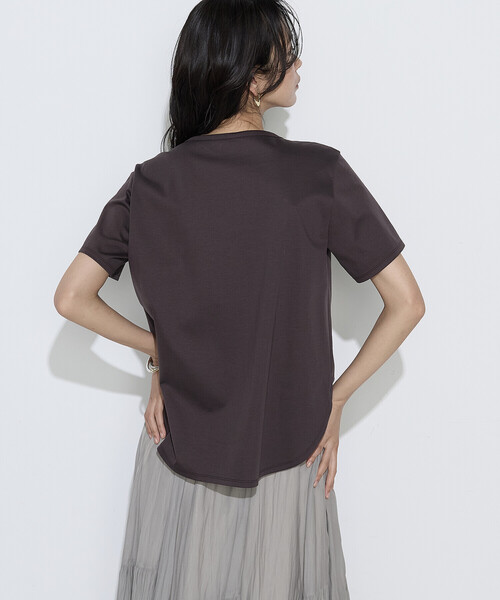K.T KIYOKO TAKASE(キヨコタカセ)の「コットン強撚ポンチ ドレープタックシャツ(Tシャツ/カットソー・レディース・サックスブルー/ホワイト/ブラウン・9号)」の13枚目の写真