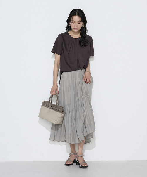 K.T KIYOKO TAKASE(キヨコタカセ)の「コットン強撚ポンチ ドレープタックシャツ(Tシャツ/カットソー・レディース・サックスブルー/ホワイト/ブラウン・9号)」の14枚目の写真