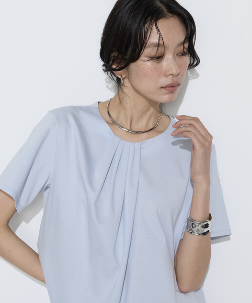 K.T KIYOKO TAKASE(キヨコタカセ)の「コットン強撚ポンチ ドレープタックシャツ(Tシャツ/カットソー・レディース・サックスブルー/ホワイト/ブラウン・9号)」の20枚目の写真
