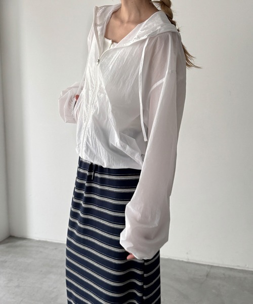 CANAL JEAN（キャナルジーン）の「El mar　UVカットナイロンパーカー（ナイロンジャケット・レディース・ホワイト/サックスブルー・ONE SIZE）」の12枚目の写真