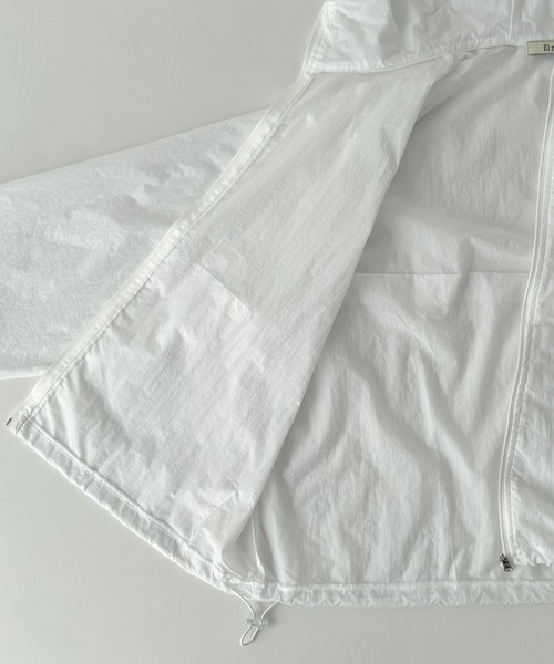 CANAL JEAN（キャナルジーン）の「El mar　UVカットナイロンパーカー（ナイロンジャケット・レディース・ホワイト/サックスブルー・ONE SIZE）」の3枚目の写真