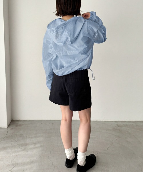 CANAL JEAN（キャナルジーン）の「El mar　UVカットナイロンパーカー（ナイロンジャケット・レディース・ホワイト/サックスブルー・ONE SIZE）」の14枚目の写真