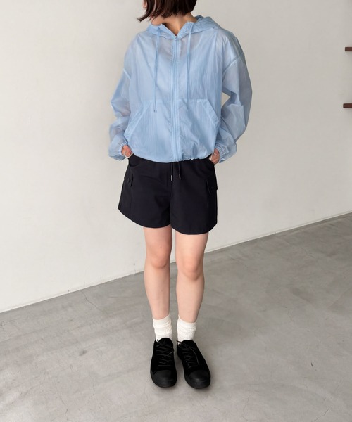 CANAL JEAN（キャナルジーン）の「El mar　UVカットナイロンパーカー（ナイロンジャケット・レディース・ホワイト/サックスブルー・ONE SIZE）」の15枚目の写真