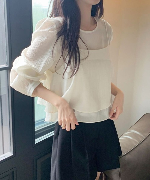 by LEGNA(バイレグナ)の「麻風キャミレイヤードシアーブラウス(シャツ/ブラウス・レディース・グレイッシュブルー/ブラック/アイボリー・FREE)」の4枚目の写真