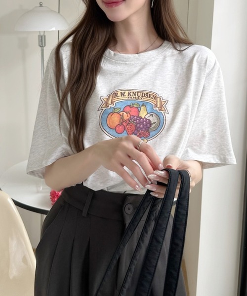 Ada.（エイダ）の「ヴィンテージ ライク フルーツ ロゴ 半袖 Tシャツ（Tシャツ/カットソー・レディース・ライトグレー/ホワイト/チャコール/アイボリー・FREE）」の19枚目の写真