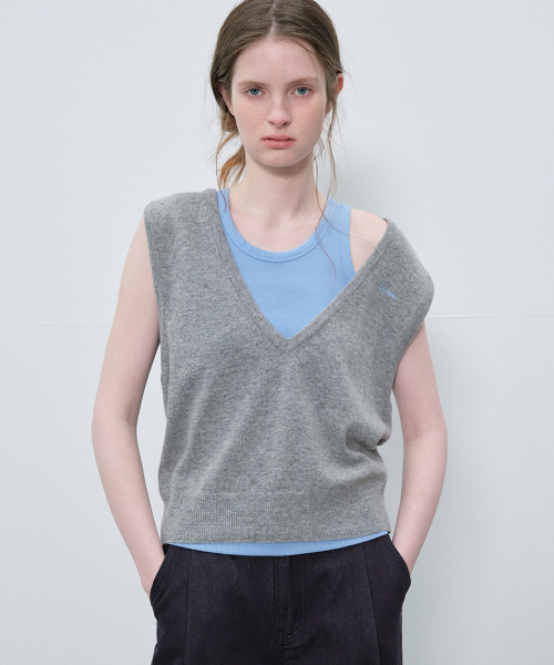 FRIVER07（フリバー07）の「Deep v-neck knit vest [FRSP06NT04]_Gray（ベスト・レディース・ライトグレー・FREE）」の2枚目の写真