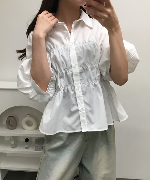 Ree&Mee（リーアンドミー）の「Ree&Mee TCブロード シャーリング パフスリーブ ブラウス 袖裏チュール仕様 半端袖（シャツ/ブラウス・レディース・オフホワイト/ブルー/ブラック・M/L）」の6枚目の写真