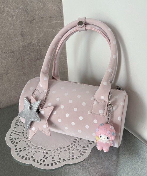 pyornim(ピョルニム)の「【2WAY】スターチャーム付き ドット柄 ドラムハンドバッグ ショルダーバッグ(ショルダーバッグ・レディース・ブラック/サックスブルー/ピンク/ホワイト/イエロー・F)」の1枚目の写真