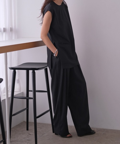 AKTE（アクテ）の「タックフルイドワイドパンツ（その他パンツ・レディース・ネイビー系/ブラック系・1/2/2T）」の5枚目の写真