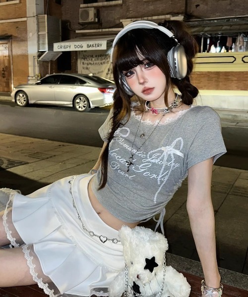 SHEPP(シープ)の「リボンシャーリングボートネック半袖ロゴTシャツ(Tシャツ/カットソー・レディース・グレー・F)」の9枚目の写真
