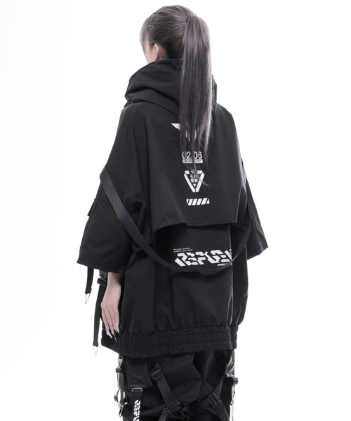 REFLEM INDUSTRY（レフレムインダストリー）の「REFLEM INDUSTRY/レフレム インダストリー』HALF-SLEEVE STORM SHELL HOODIE/サイバー切替ハイネックパーカー(撥水Type)（パーカー・レディース・ブラック・FREE）」の5枚目の写真