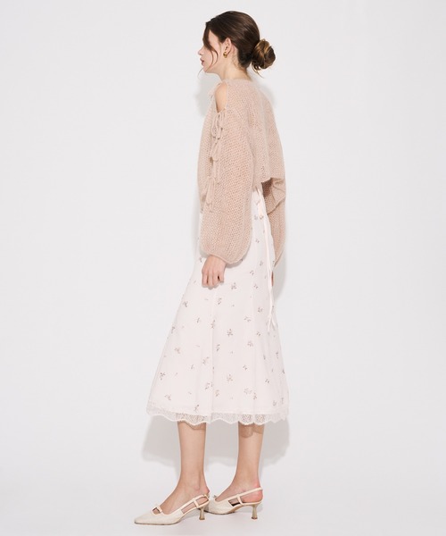 DEICY(デイシー)の「ローズ刺繍キャミワンピース(ワンピース・レディース・ベビーピンク/ブラウン・1/0)」の5枚目の写真