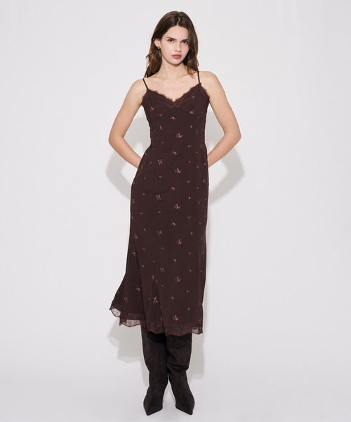 DEICY(デイシー)の「ローズ刺繍キャミワンピース(ワンピース・レディース・ベビーピンク/ブラウン・1/0)」の9枚目の写真