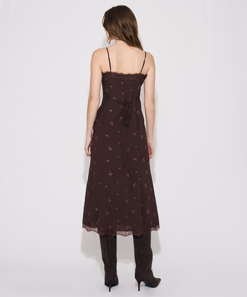 DEICY(デイシー)の「ローズ刺繍キャミワンピース(ワンピース・レディース・ベビーピンク/ブラウン・1/0)」の11枚目の写真