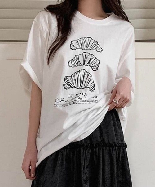 Girly Doll（ガーリードール）の「クロワッサンイラストTシャツ（Tシャツ/カットソー・レディース・ホワイト・M/S/L）」の2枚目の写真