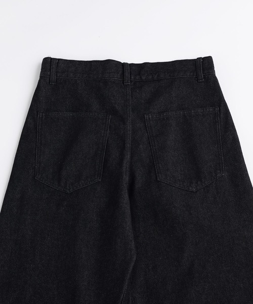 NAKER(ネイカー)の「タックワイド バレルレッグカーブデニムパンツ(デニムパンツ・メンズ・インディゴブルー/ブラック・S/M/L/XL)」の13枚目の写真