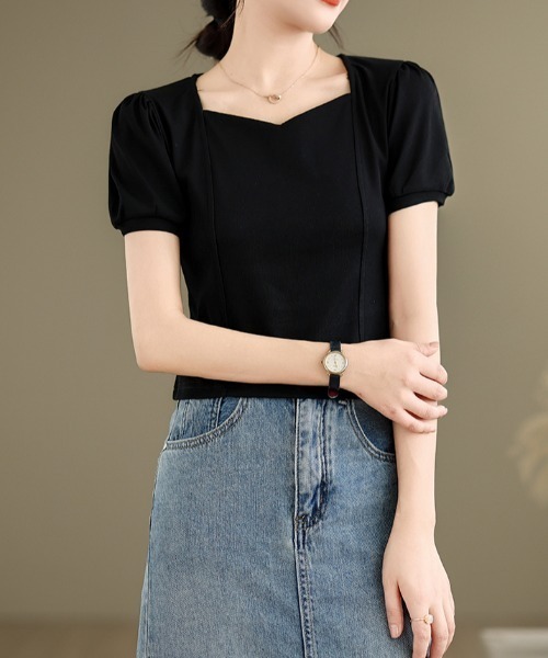LUCPY(ラクピー)の「スクエアネックパフスリーブトップス(その他トップス・レディース・ホワイト/ブラック・MEDIUM/LARGE/X-LARGE/XX-LARGE)」の4枚目の写真