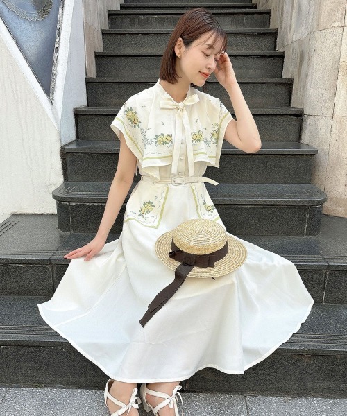 an another angelus(アンアナザーアンジェラス)の「ハンカチーフケープワンピース/fint フィント(ワンピース・レディース・ライトブルー/アイボリー・FREE)」の6枚目の写真