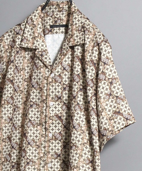 ANPAS（アンパス）の「Printed Georgette Short-Sleeve Shirt / ジョーゼット総柄オープンカラーシャツ 〈ストレッチ/接触冷感/吸汗速乾/UVカット〉メンズ アロハシャツ 開襟シャツ ハワイアンシャツ 半袖（シャツ/ブラウス・メンズ・ブラウン系1/グリーン系1/ブラック系2/ベージュ系1/ネイビー系1/グレー系1/ブラック系1・M/LL/L）」の5枚目の写真