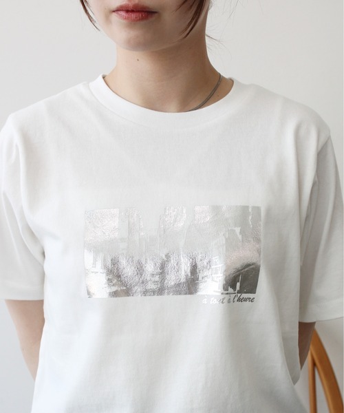 Meli rich(メリーリッチ)の「箔プリントコンパクト風景Tシャツ(Tシャツ/カットソー・レディース・ブラック/オフホワイト・FREE)」の7枚目の写真